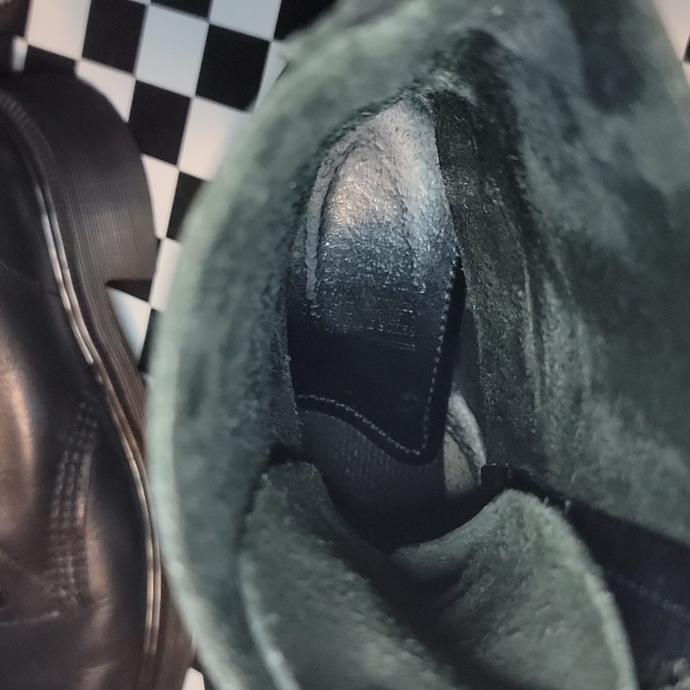 *SOLD* Made in England Dr. Martens Boots - Picture 9 of 12